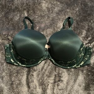 COPY - Victoria’s Secret Bra Size 42D (never worn)
